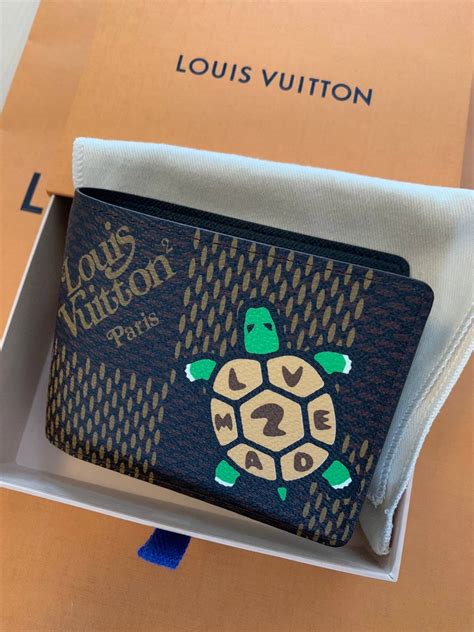 lv turtle wallet